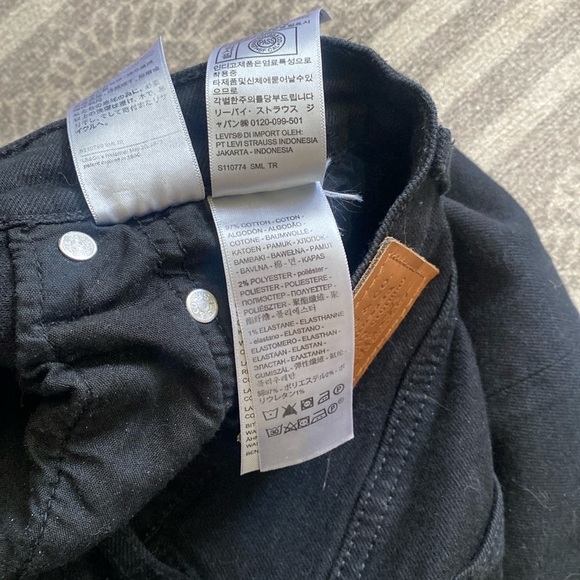 Levi’s Premium Ribcage Straight Ankle Denim in Black Sprout - Picture 9 of 16